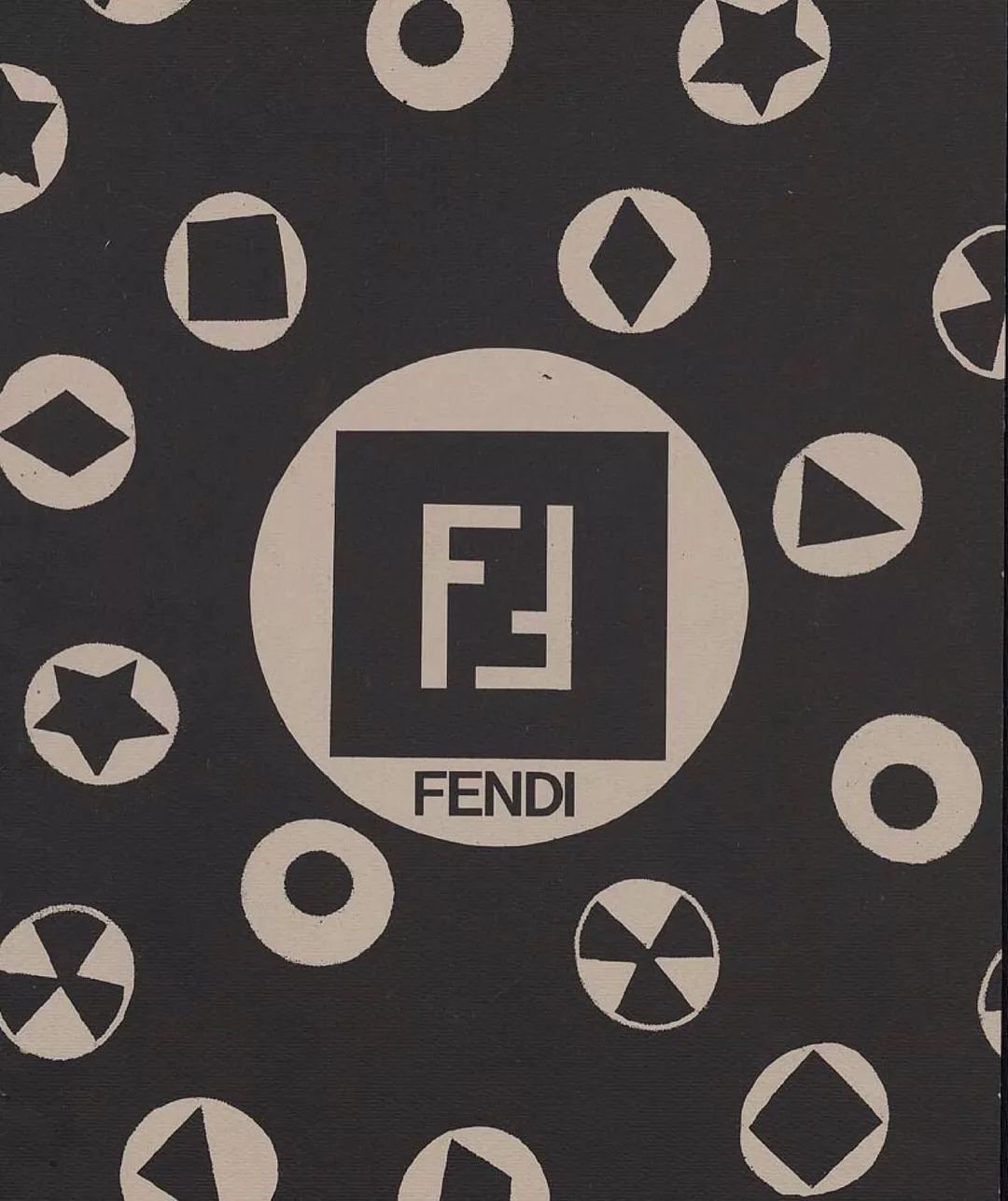 fendi是怎么一步步成为2018年最火奢侈品牌的