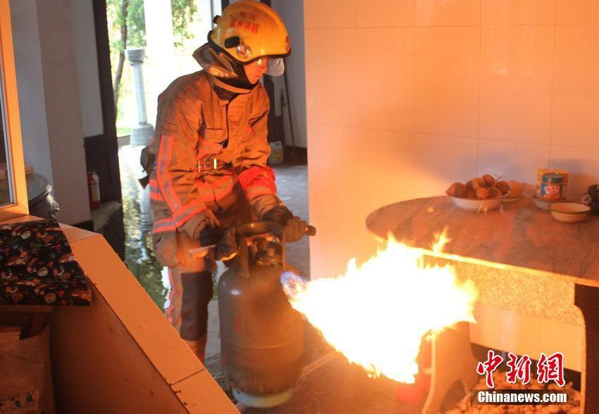 一鸿 摄 图片来源：CFP视觉中国