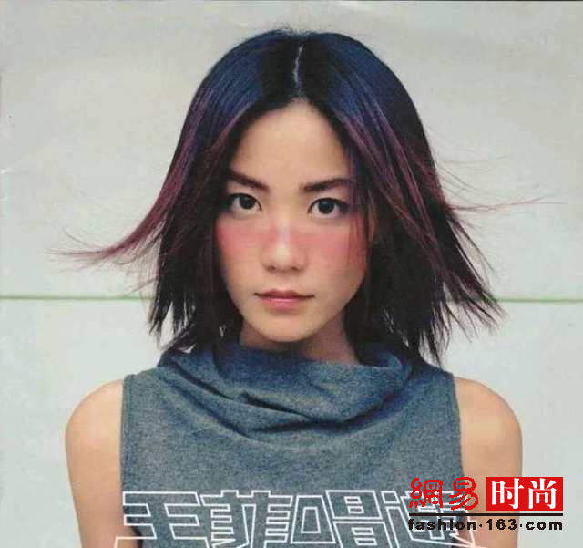 杨丞琳登封面的晒伤妆 是王菲20年前玩剩的