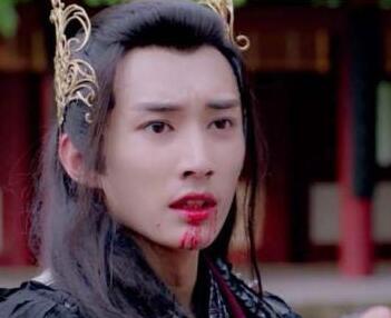 刘学义，《天乩之白蛇传说》中他饰演了妖帝斩荒和天地两个角色。