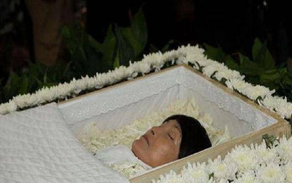 年仅43岁女星去世,与乳腺癌抗争了9年时间,网友:心疼!