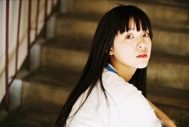 欧阳娜娜校服写真照曝光长发齐刘海清纯甜美直击宅男心
