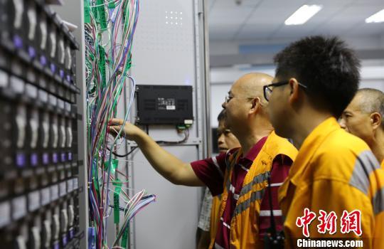 广州电务段工作人员 郭军 摄