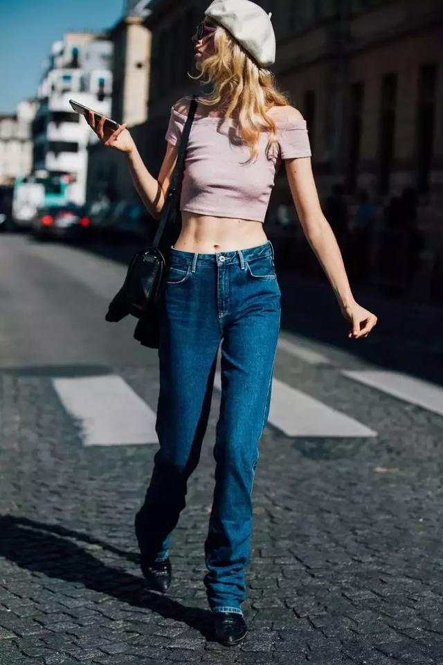 浪漫粉搭配率真单宁色,清新活泼的少女组合。