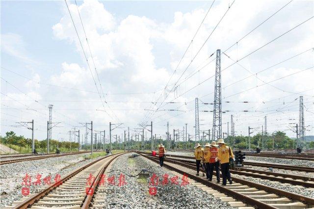 曾信号不良致动车出车晚点