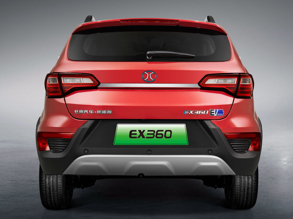暴雨天气出门难电动车推荐北汽新能源ex360