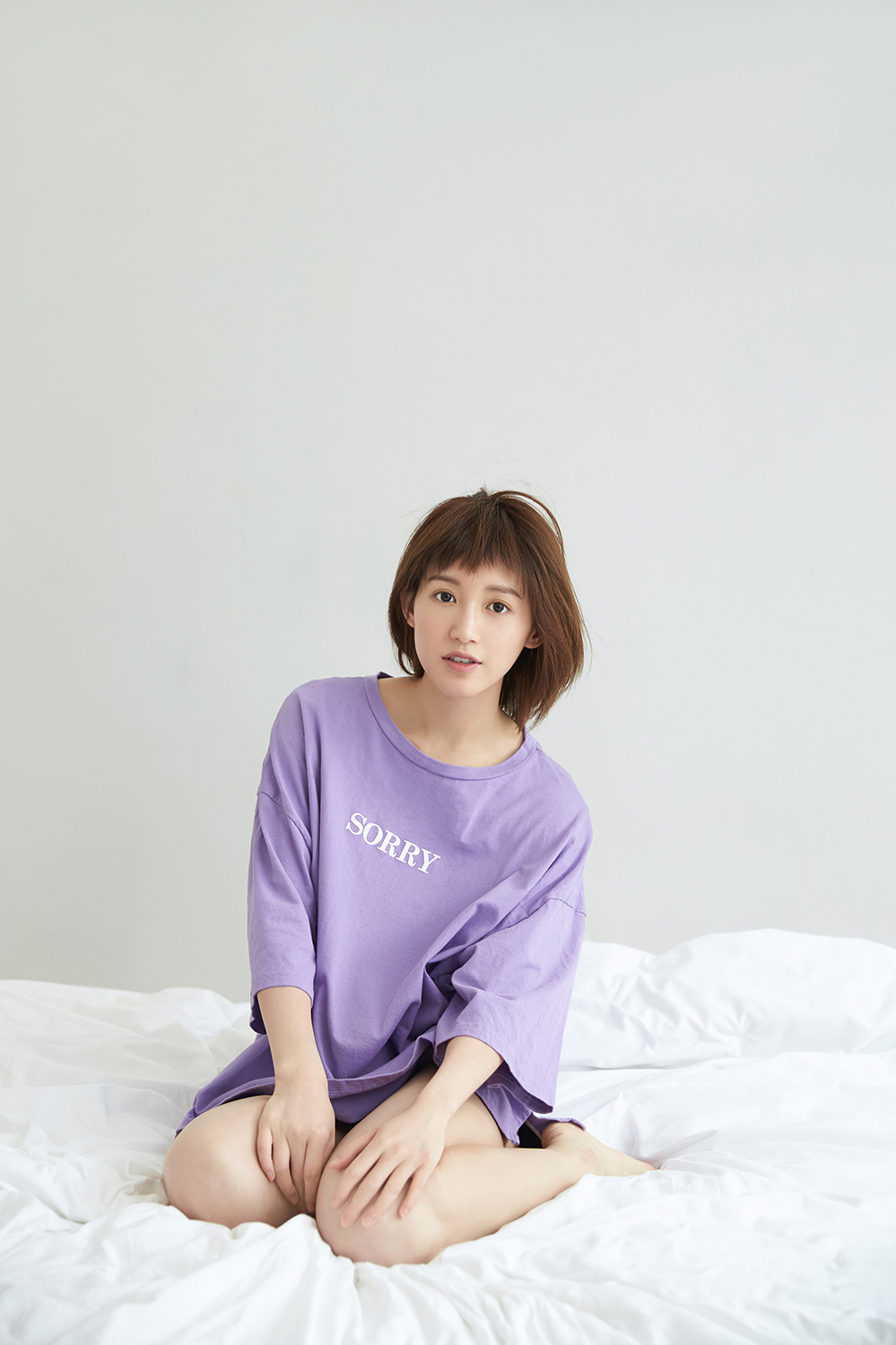 苏青清爽短发超活力纯色穿搭满满少女感