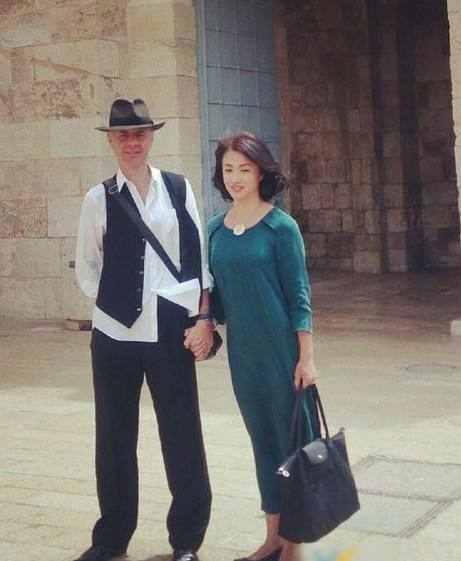 金星老公被问及如何解决生理需求时,回答4个字,网友:涨知识了