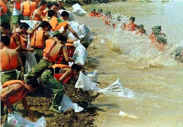 20年过去了总有一个画面让你泪流满面