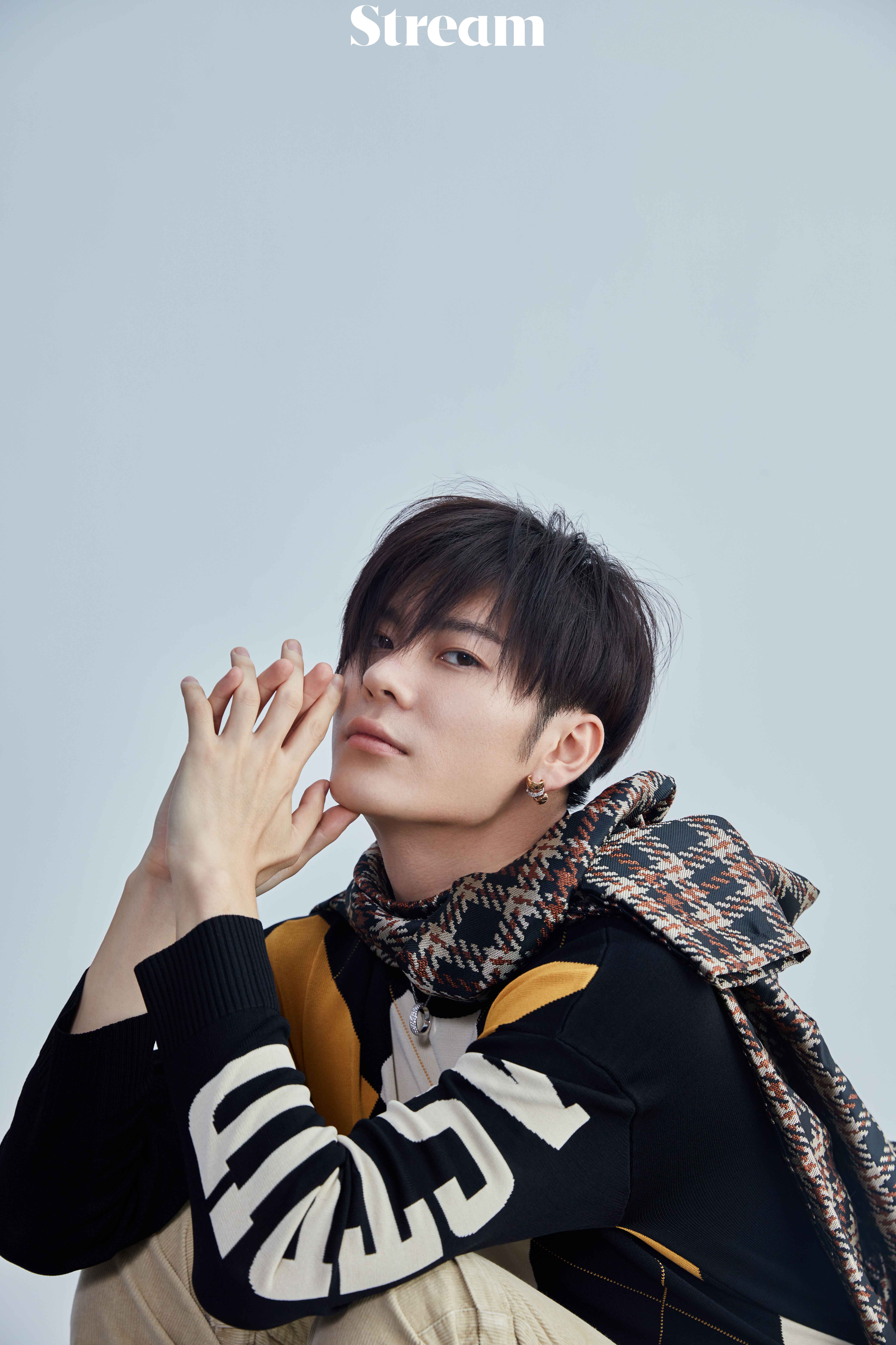 9 王嘉大片率性演绎年轻敢热爱 真实才是最好的自己