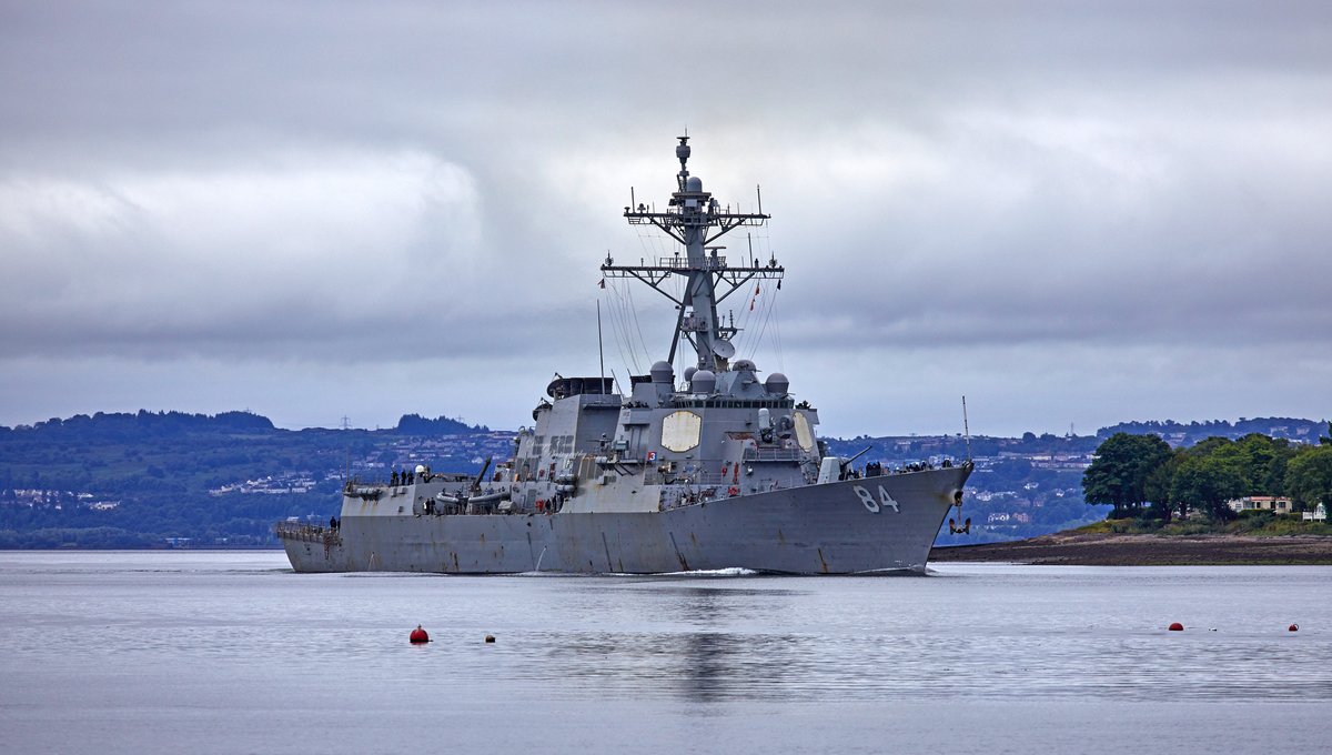 据国外社交媒体上出现的照片显示,美国海军ddg84巴克利号驱逐舰抵达