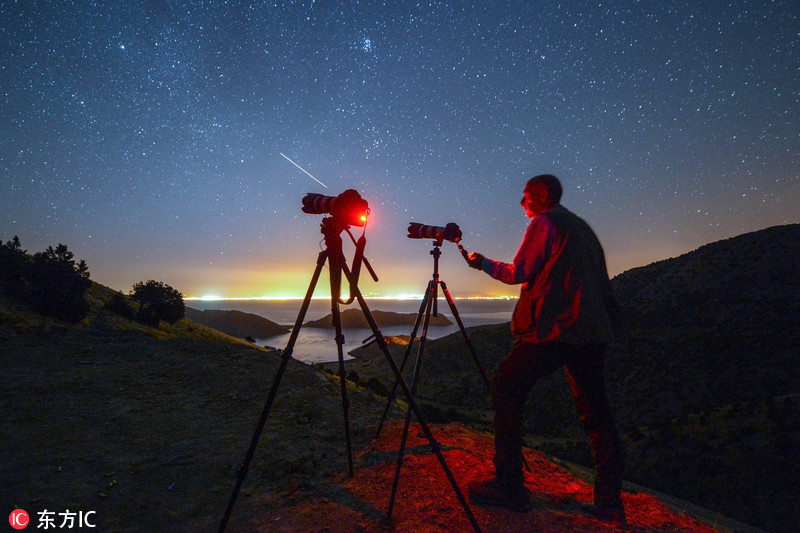 9 摄影师土耳其拍英仙座流星雨