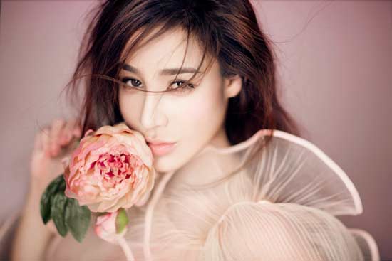 樊锦霖拍摄花漾写真 梦幻魅惑如仙境走出