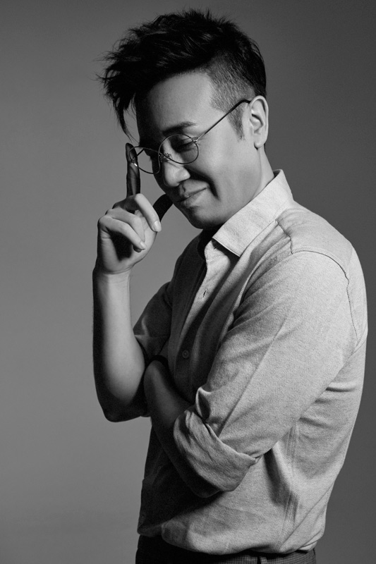 7 于和伟质感大片曝光 金属眼镜元素诠释斯文绅士范儿