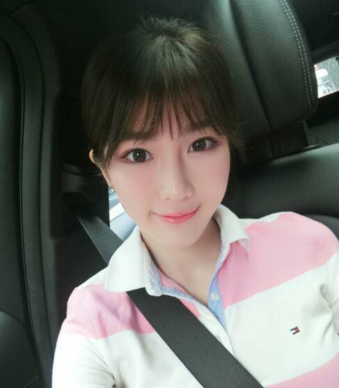 张培萌公布恋情美女足球解说员网友起哄催生娃