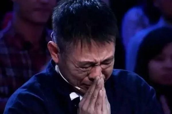 李连杰身价数亿,却为何甲亢都治不好,向太一语道破!