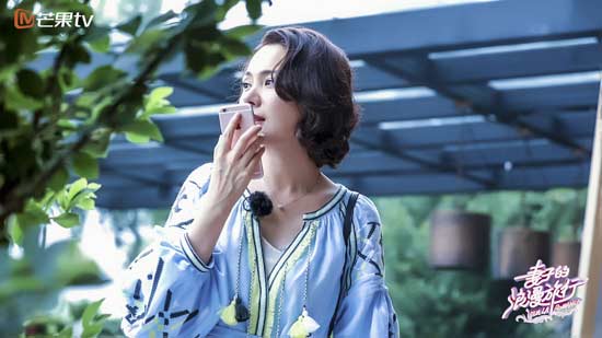 节目中,作为妻子团唯一的全职主妇,程莉莎坦承了自己没有坚持事业的