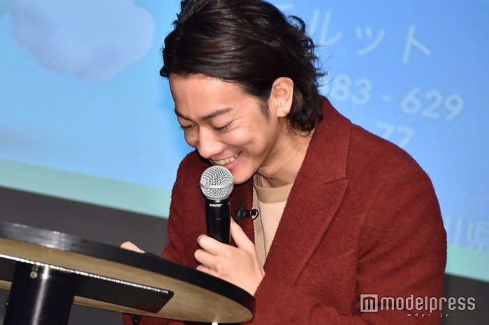 组图:佐藤健出席游戏广告发布会 笑称为了抓宝可梦要去南美