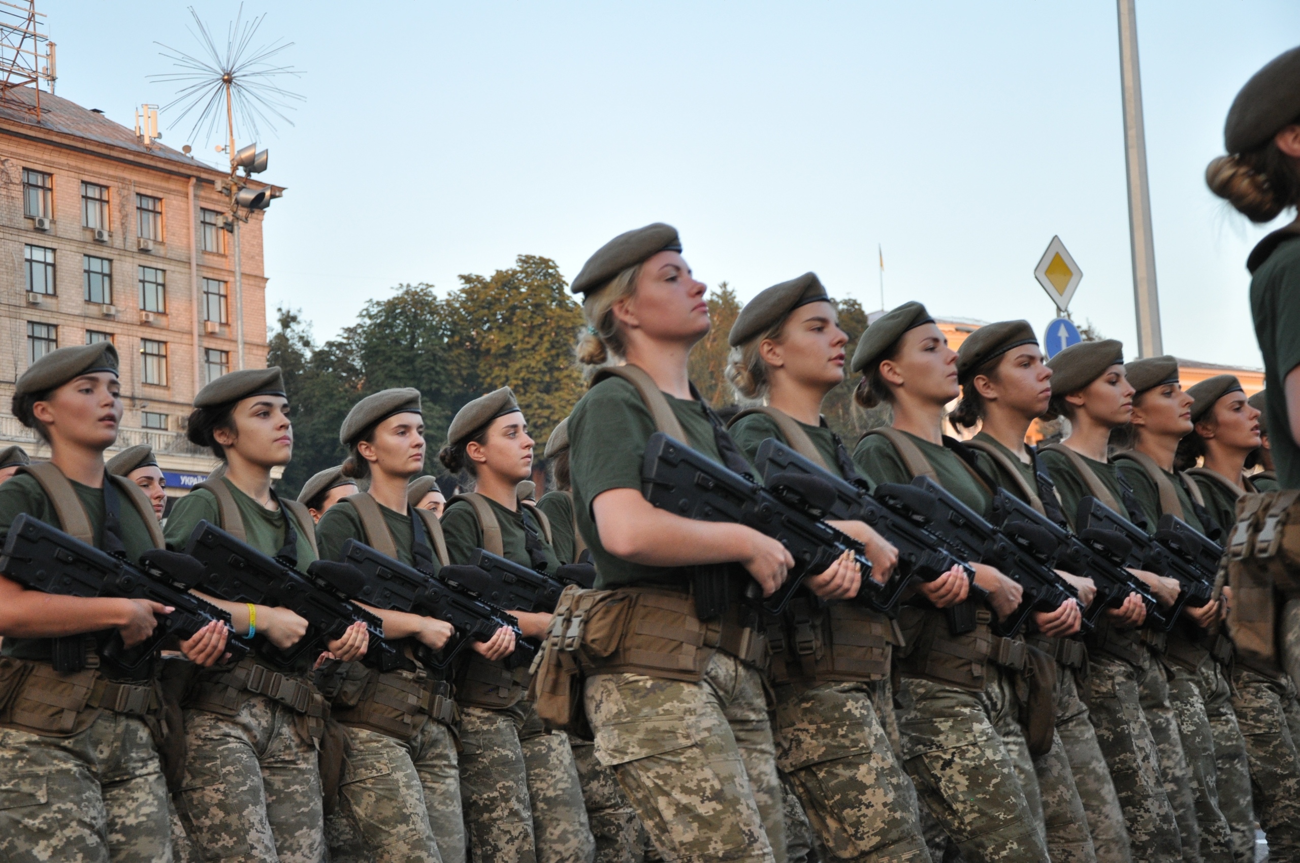 乌克兰独立日盛大阅兵彩排 首次出现牧师方阵