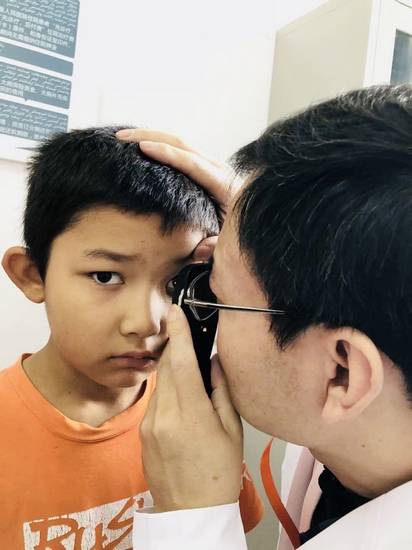 在病房的崔红平 赵芝玲 摄