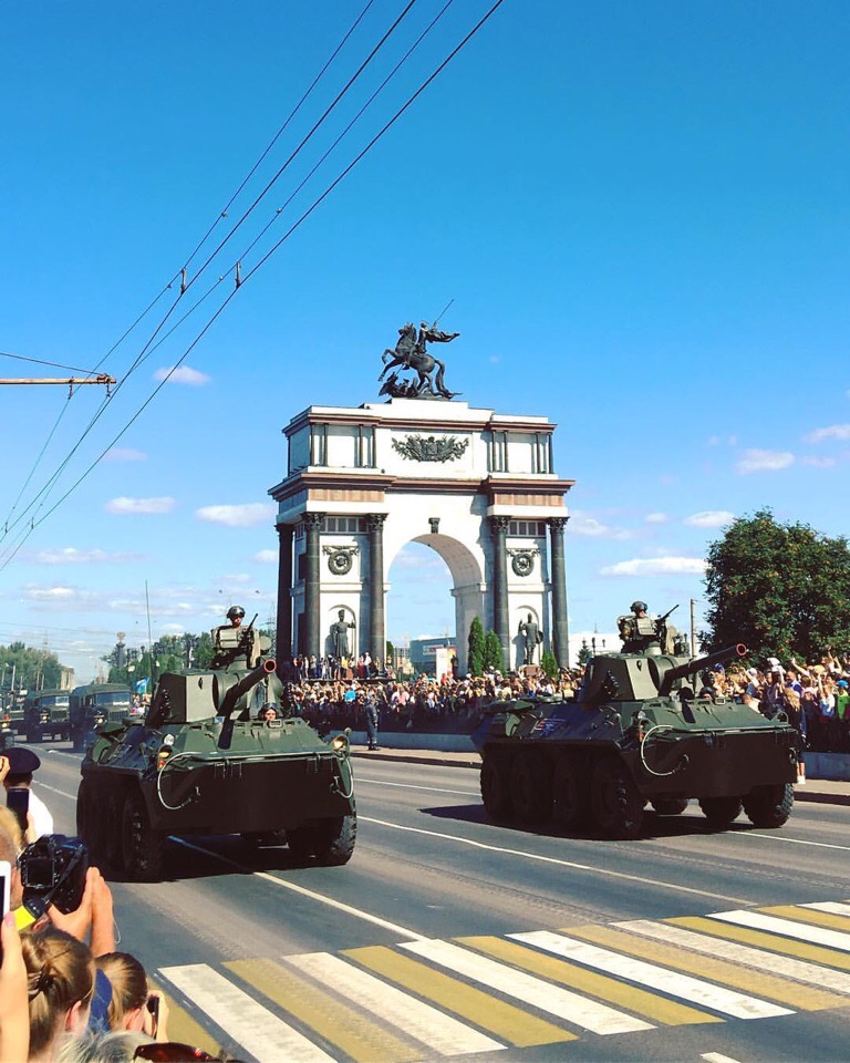 库尔斯克战役纪念碑图片