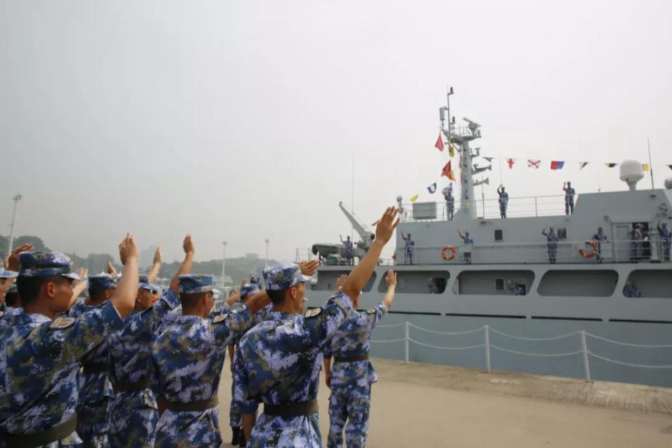 驻香港部队陆海空三军第21次轮换完成:为防扰民,夜间进行