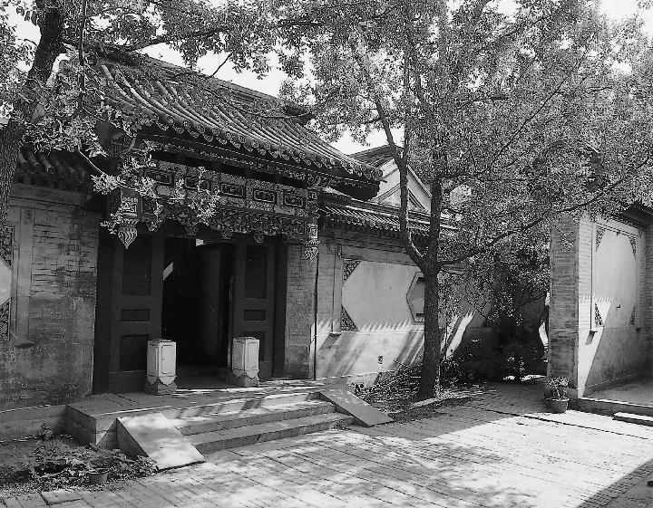 北京文昌胡同程宅照壁及垂花门。（资料图）