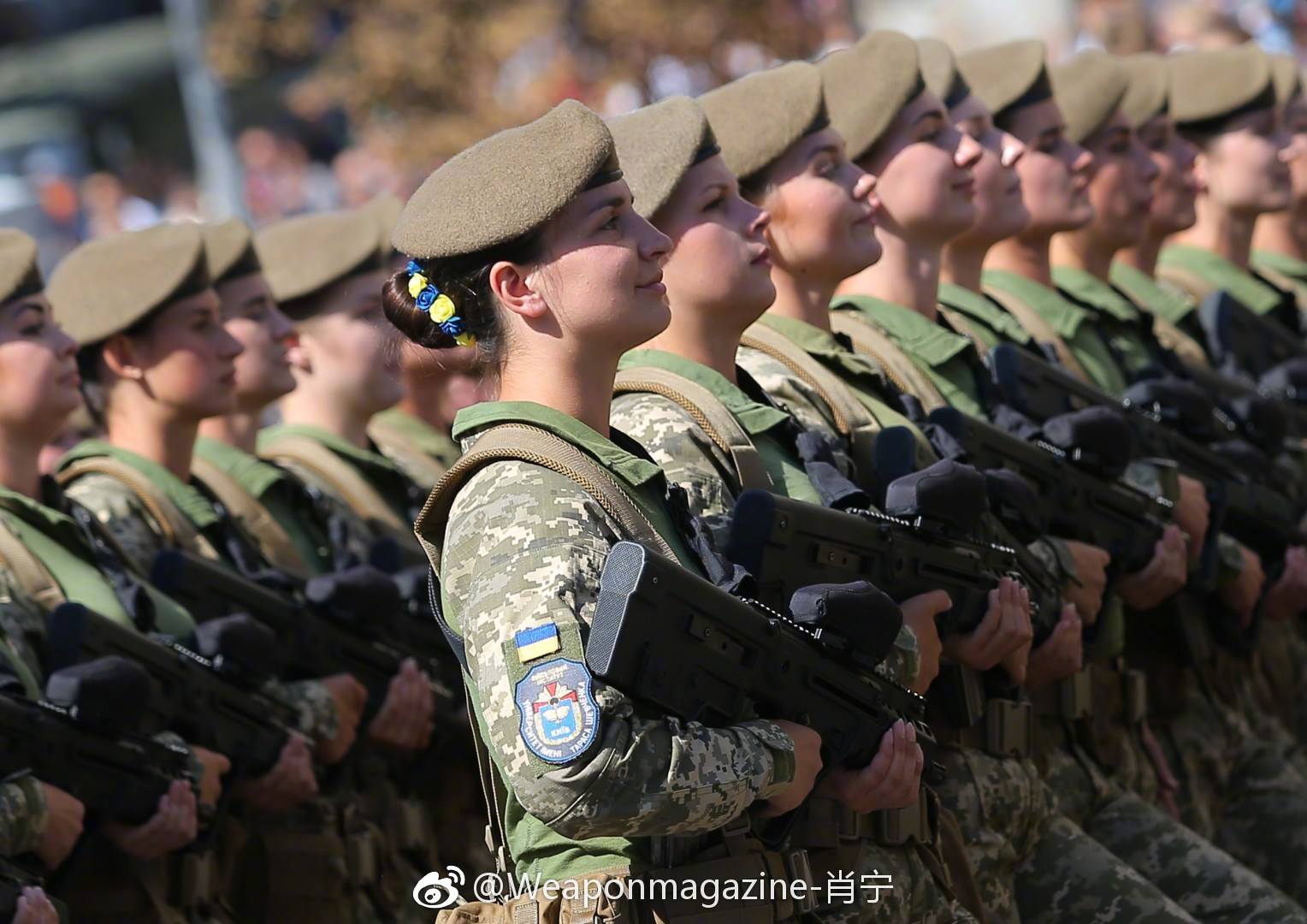 6万名乌克兰女兵在俄乌冲突中作战，缺少装备和必需品，乌女兵面临严峻考验|女兵|乌克兰|乌克兰女兵_新浪新闻