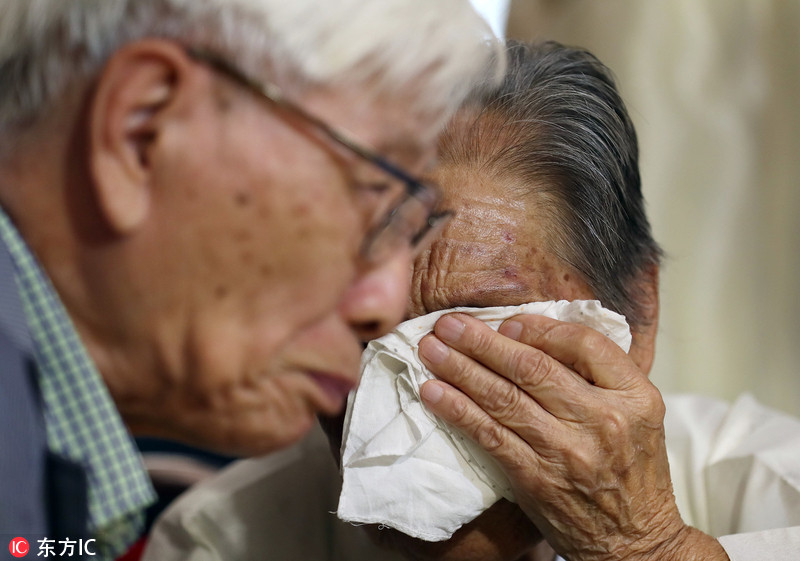 14 韩朝离散家属团聚最后一日 亲人难舍离别掩面痛哭