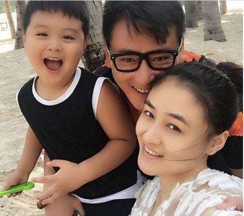 如今儿子都6岁了，才发现，原来刘小锋都已经做爸爸了，还有两个宝宝了。