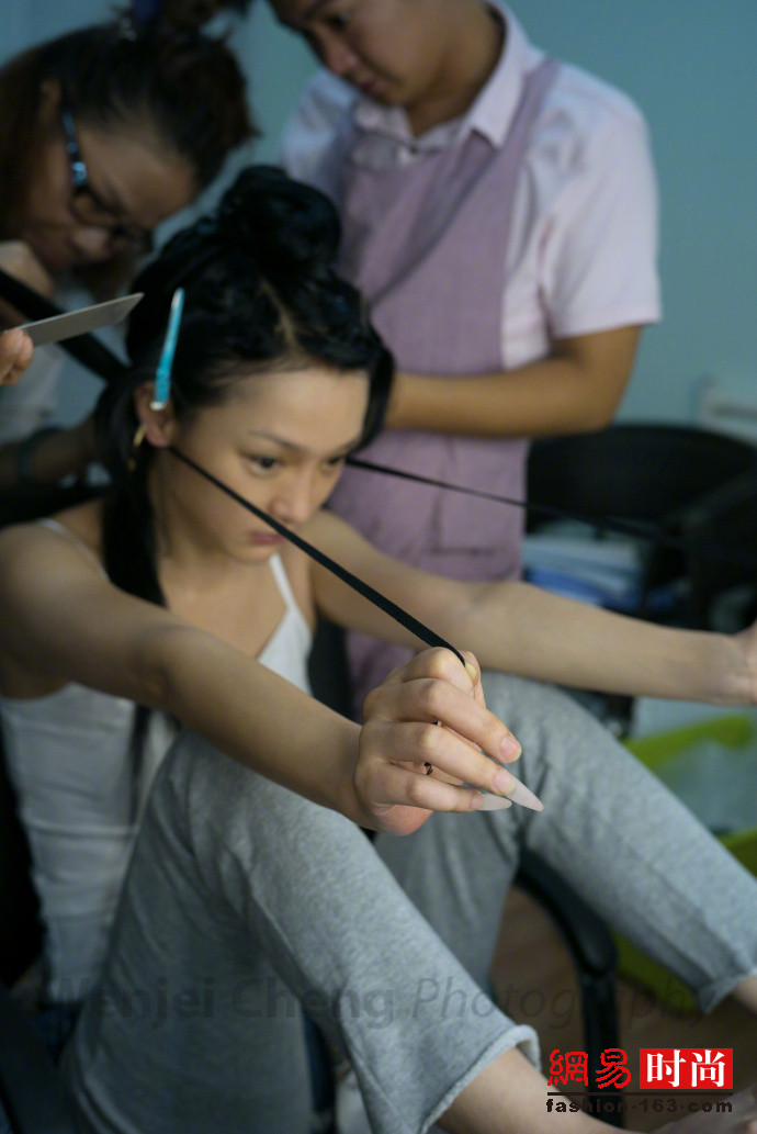 依然娇俏 周迅《如懿传》花絮照曝光