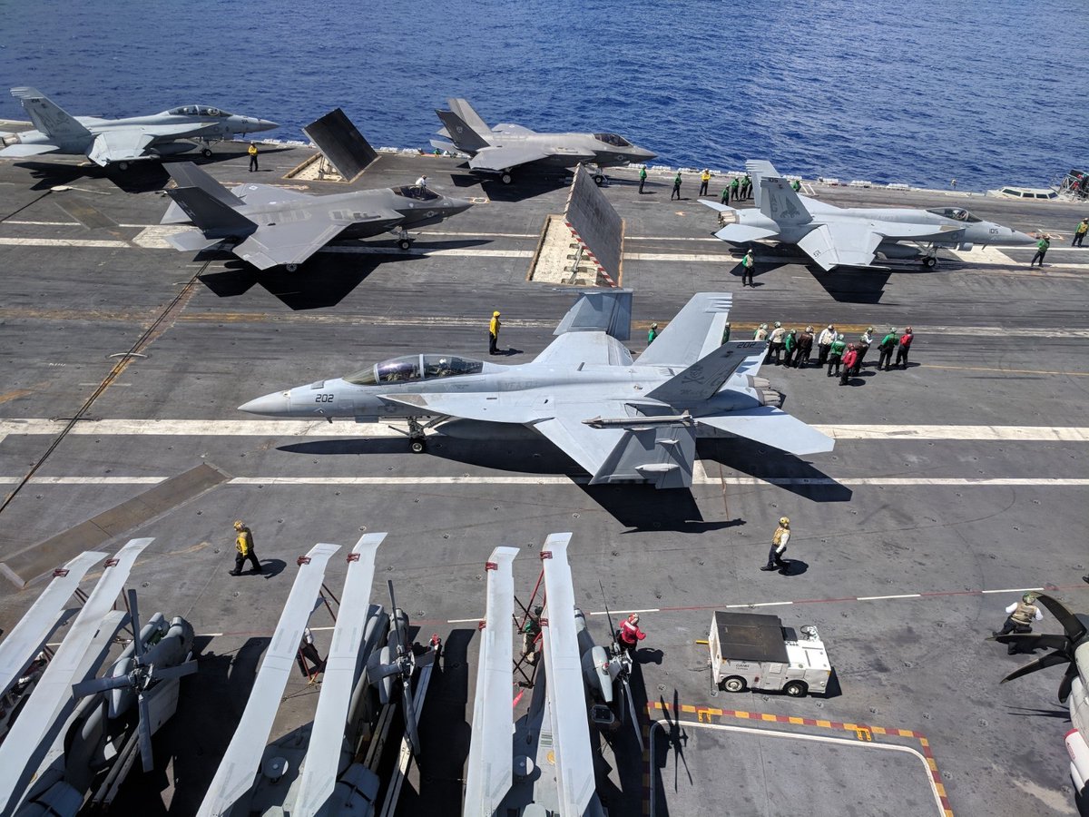 美国海军林肯号航母弹射f-35c战斗机