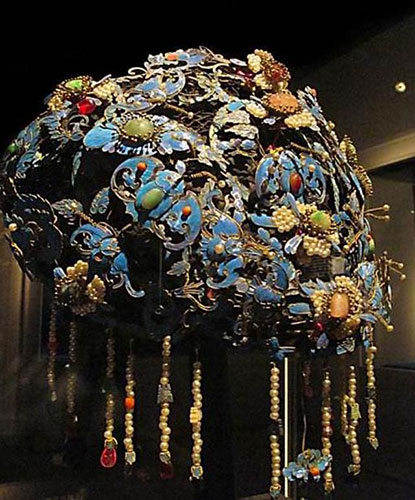 满目都是珠翠，这是身份的象征。