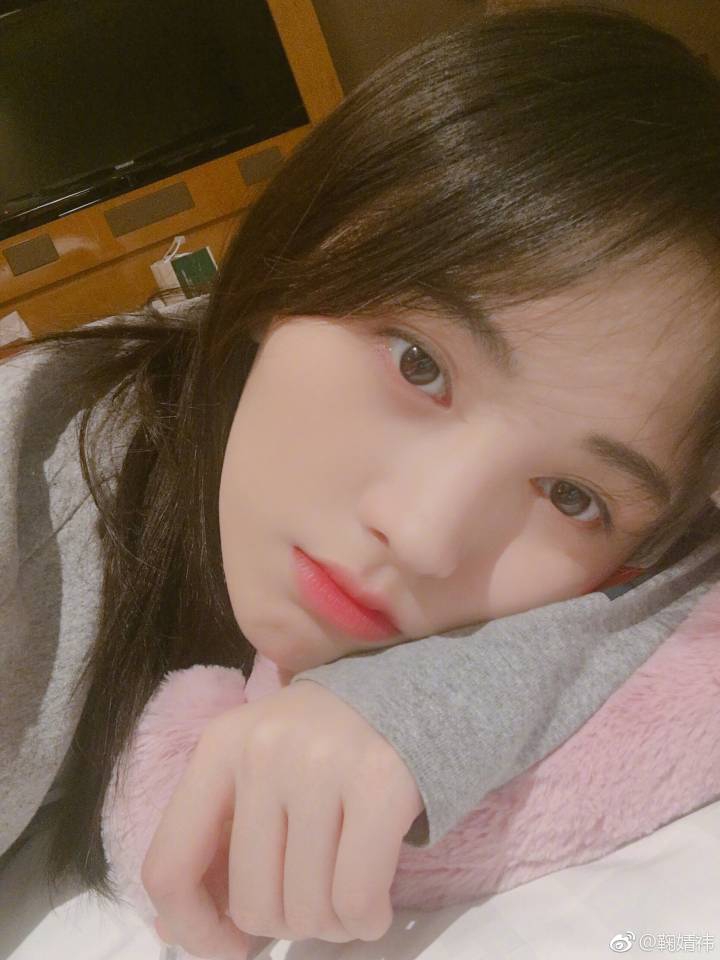 鞠婧祎近期自拍