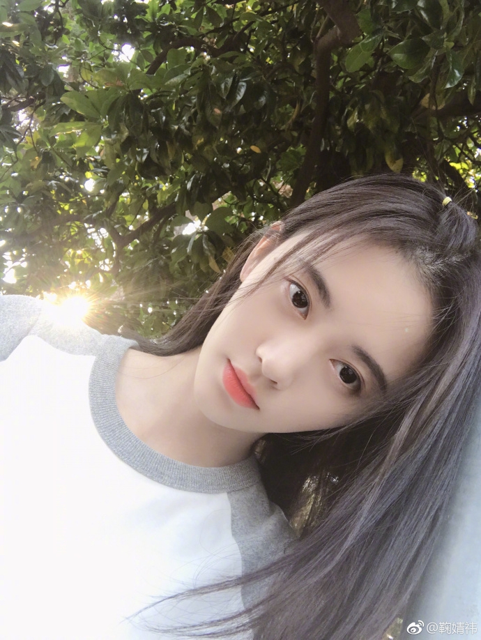 鞠婧祎近期自拍