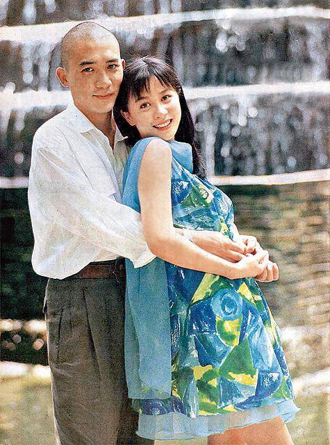 后来刘嘉玲还主动邀请曾华倩来参加聚会，说梁朝伟应该会很高兴看到朋友来，