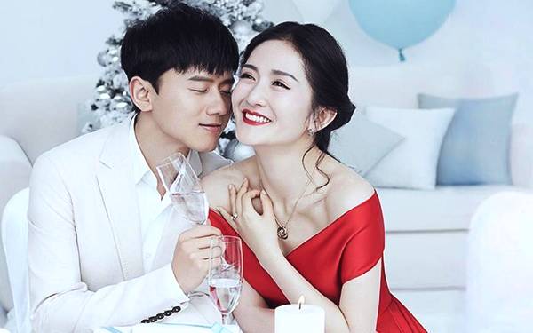 何炅主持的五场婚礼,花钱请不来,一般明星都请不动!