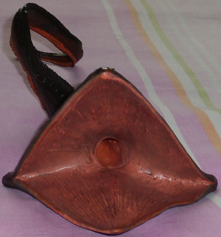 来张正面的,············我越看越觉得它像皮揣子,就是疏导马桶用的。