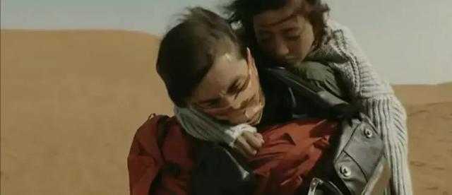 当吴磊从蛇柏手中救下梁湾时，两人的对话也是及其有爱。