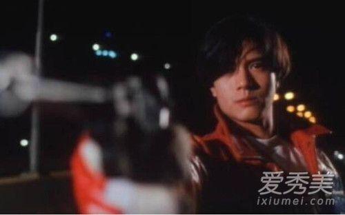 《真假威龙》。