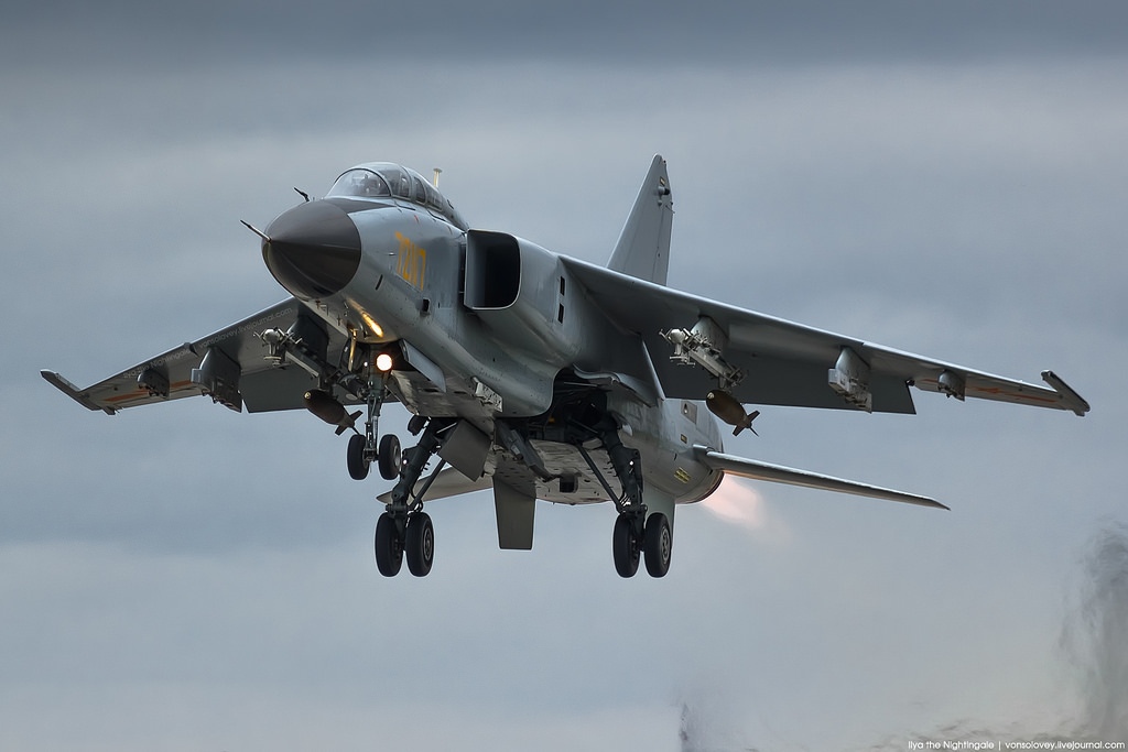 帅出新高度外国摄影师镜头里的中国战机