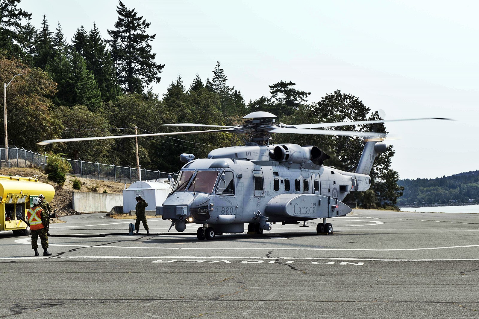 8 加拿大海軍最先進反潛直升機巡航地中海海域