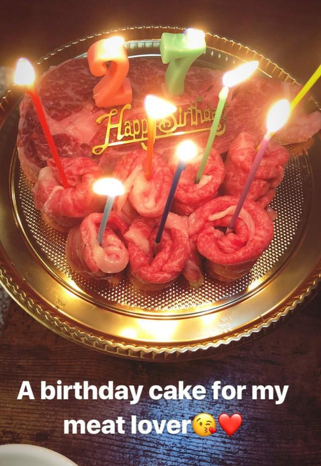 组图蒋劲夫女友为夫仔庆祝27岁生日相册走心生肉蛋糕抢镜