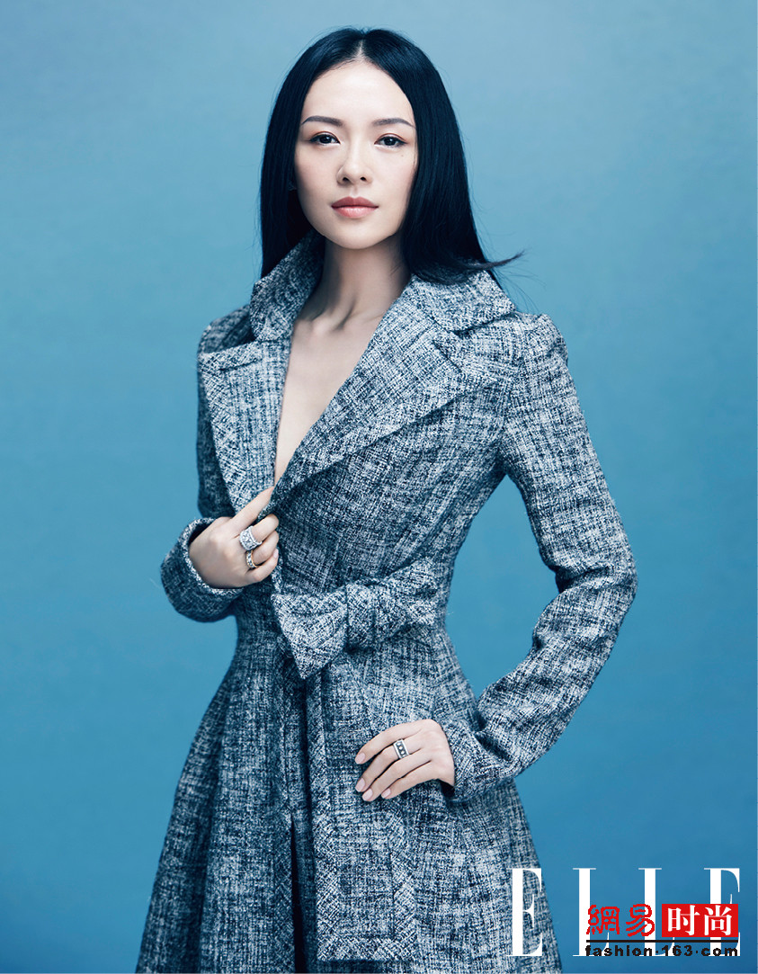 章子怡深V裸背登封面 大秀性感身材