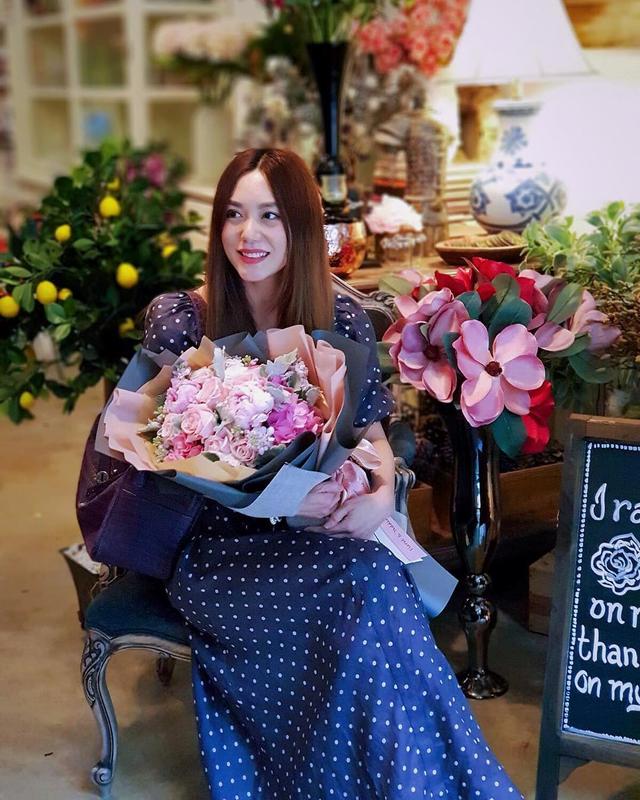 这张照片被粉丝称为花仙子