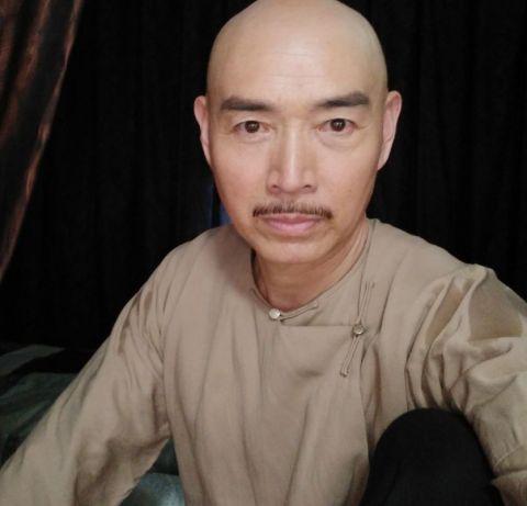 你有没有感觉魏璎珞父亲的这个角色很熟悉呢？其实沈保平还演过《甄嬛传》中的甄嬛父亲甄远道；