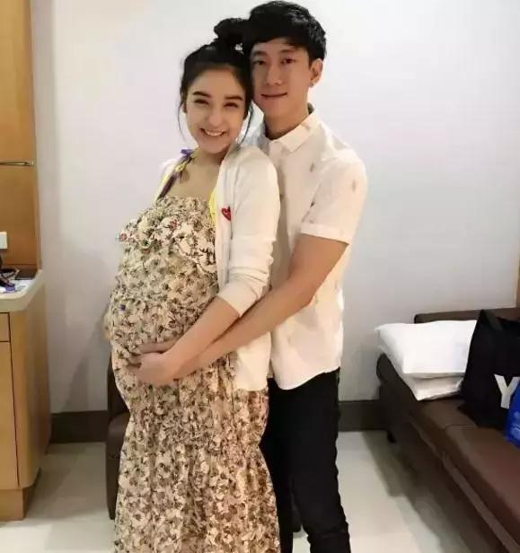 16年底两个人举办了婚礼