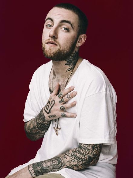 a妹26岁歌手前男友mac miller猝然去世 现已被抬走验尸