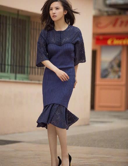 百变杨子姗变精致小女人高叉针织裙尽显好身材网友气质出众