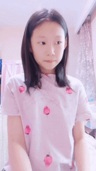 不得不说，当时她只是没长开而已，现在五官张开了，人变得漂亮了不少!